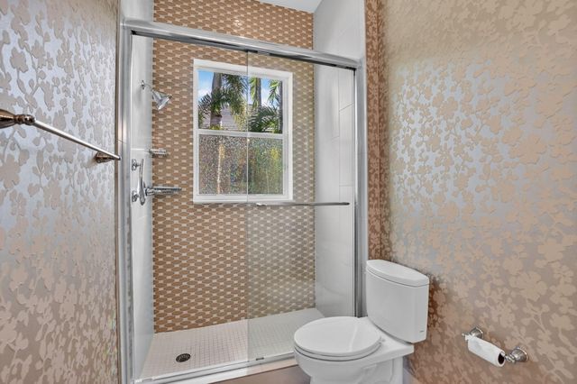 8100 Muirhead Circle, Boynton Beach, FL 33472