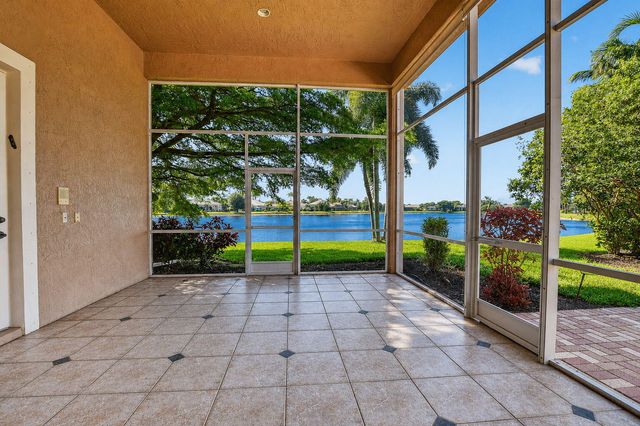 8100 Muirhead Circle, Boynton Beach, FL 33472