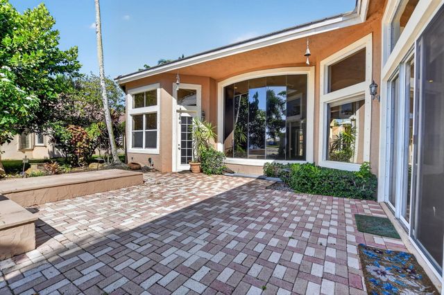 8100 Muirhead Circle, Boynton Beach, FL 33472