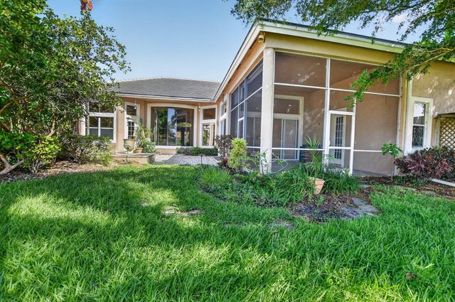 8100 Muirhead Circle, Boynton Beach, FL 33472