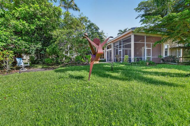 8100 Muirhead Circle, Boynton Beach, FL 33472