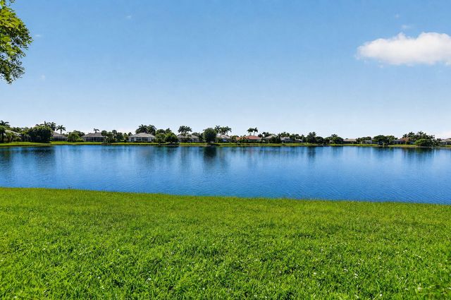 8100 Muirhead Circle, Boynton Beach, FL 33472