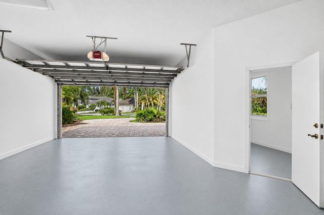 8100 Muirhead Circle, Boynton Beach, FL 33472