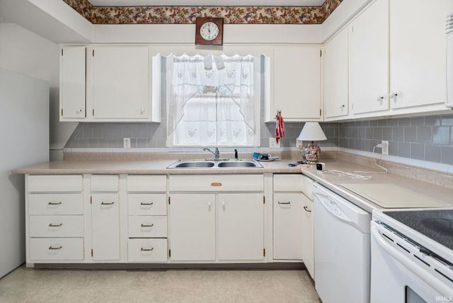 17 Wea Oaks Drive, Lafayette, IN 47909