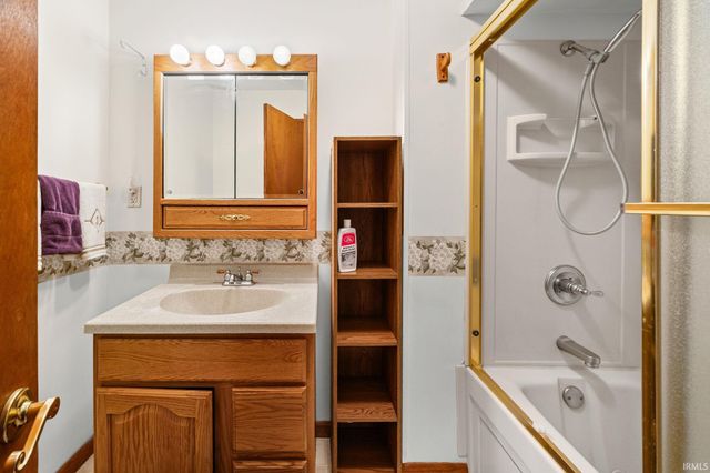 17 Wea Oaks Drive, Lafayette, IN 47909