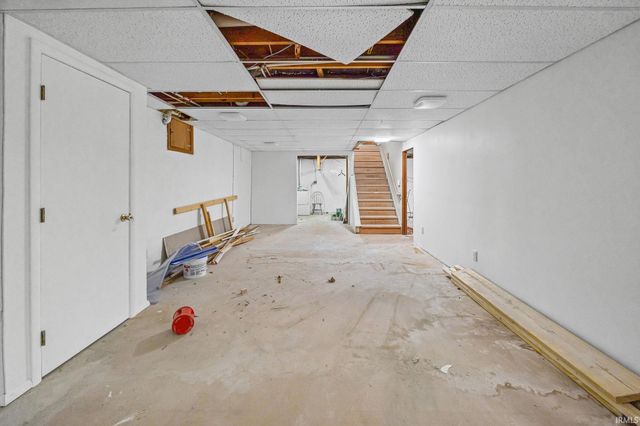 17 Wea Oaks Drive, Lafayette, IN 47909