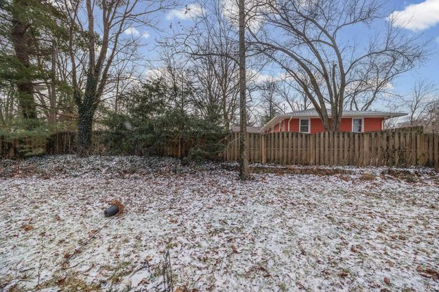 17 Wea Oaks Drive, Lafayette, IN 47909