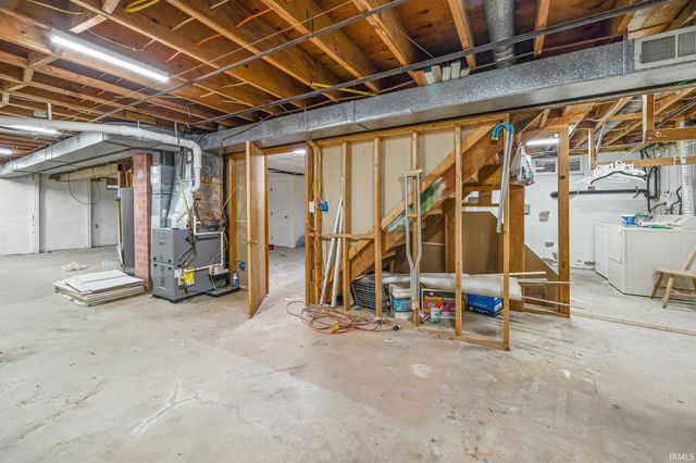 17 Wea Oaks Drive, Lafayette, IN 47909