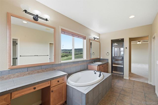 10977 Glengate Circle, Littleton, CO 80130