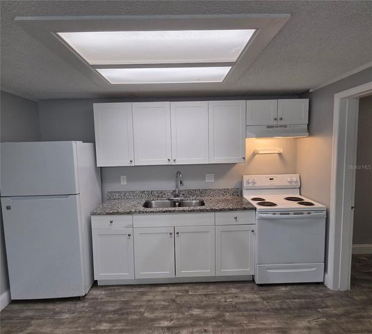 1400 STRAWBERRY PLACE 6, Plant City, FL 33563