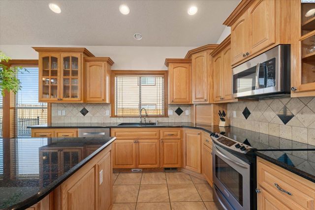 3020 Redrock Ridge Loop, Richland, WA 99354