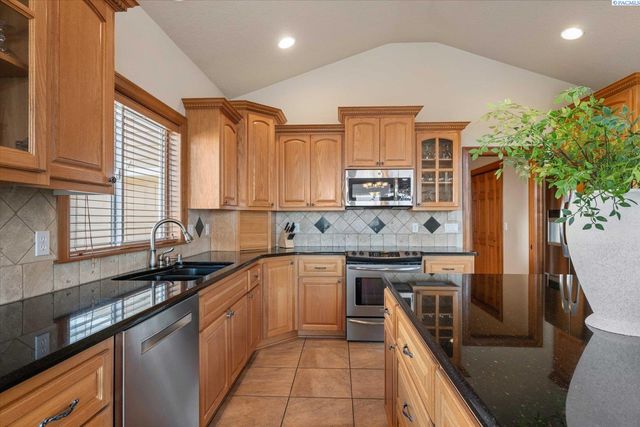 3020 Redrock Ridge Loop, Richland, WA 99354