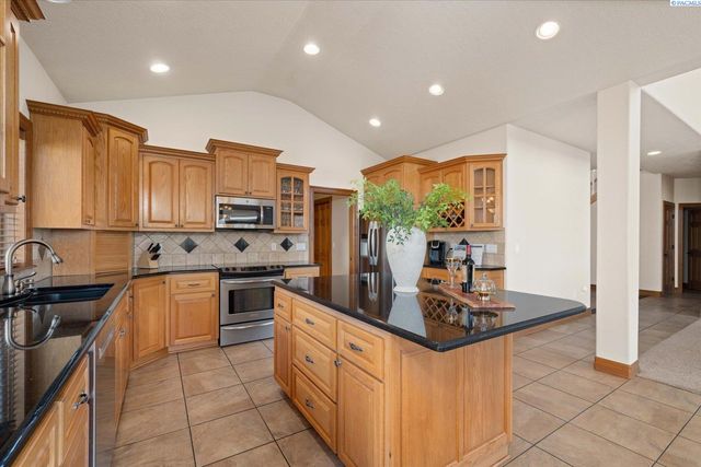 3020 Redrock Ridge Loop, Richland, WA 99354