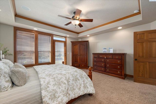 3020 Redrock Ridge Loop, Richland, WA 99354