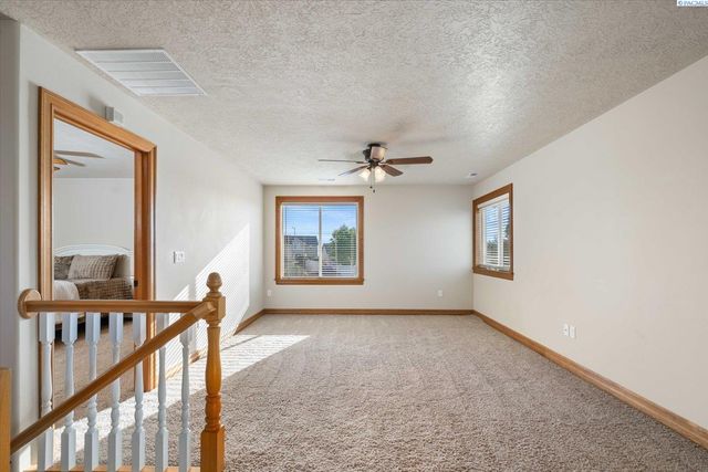 3020 Redrock Ridge Loop, Richland, WA 99354