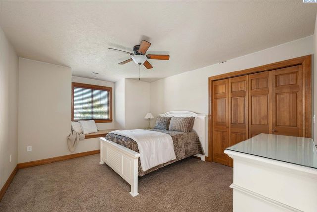 3020 Redrock Ridge Loop, Richland, WA 99354