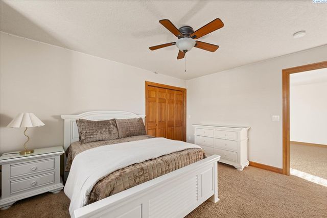 3020 Redrock Ridge Loop, Richland, WA 99354