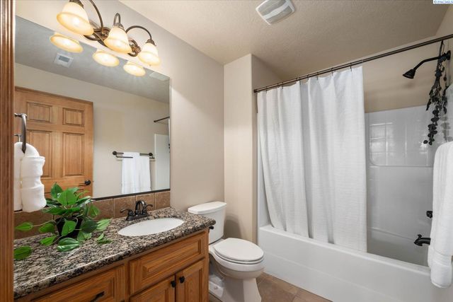 3020 Redrock Ridge Loop, Richland, WA 99354