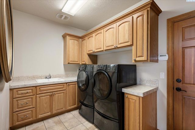 3020 Redrock Ridge Loop, Richland, WA 99354