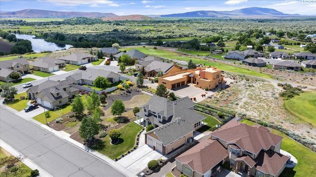 3020 Redrock Ridge Loop, Richland, WA 99354