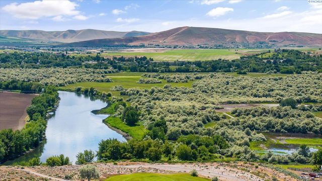 3020 Redrock Ridge Loop, Richland, WA 99354