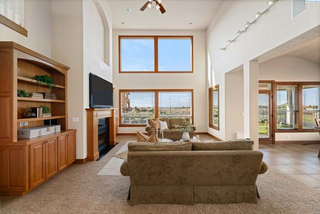 3020 Redrock Ridge Loop, Richland, WA 99354