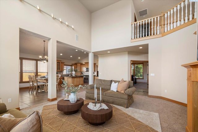 3020 Redrock Ridge Loop, Richland, WA 99354