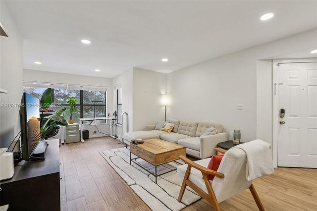 2926 S University Dr 6204, Davie, FL 33328