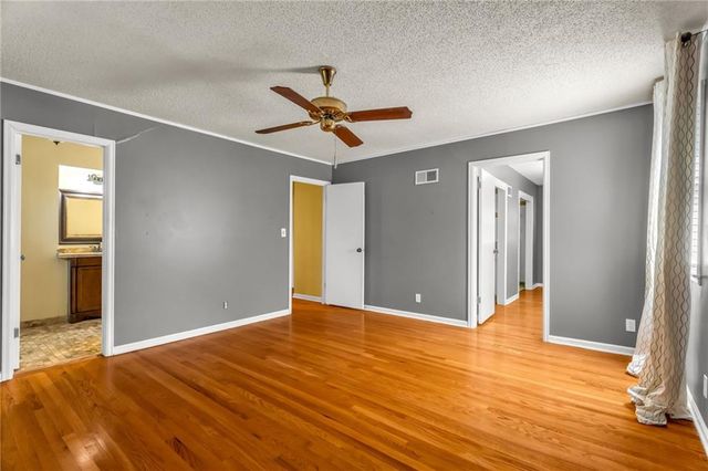 9766 Craig Drive, Overland Park, KS 66212