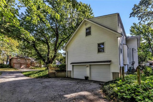 9766 Craig Drive, Overland Park, KS 66212