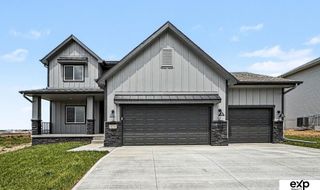 18710 Pinehurst Avenue, Omaha, NE 68136