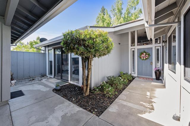 3278 Amethyst Dr, Cameron Park, CA 95682