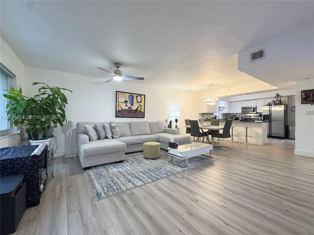 454 SW 5th Ave 7, Fort Lauderdale, FL 33315