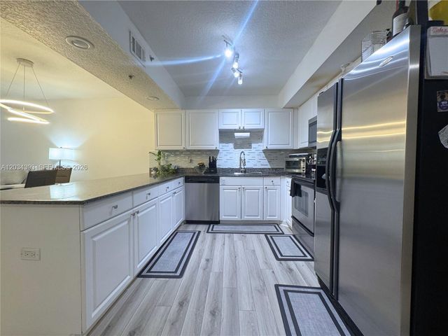454 SW 5th Ave 7, Fort Lauderdale, FL 33315