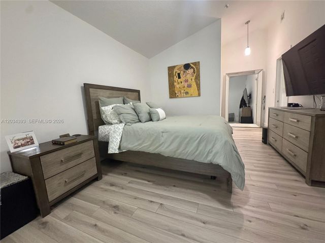 454 SW 5th Ave 7, Fort Lauderdale, FL 33315