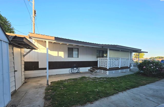 700 N Road 32 # 23, Pasco, WA 99301