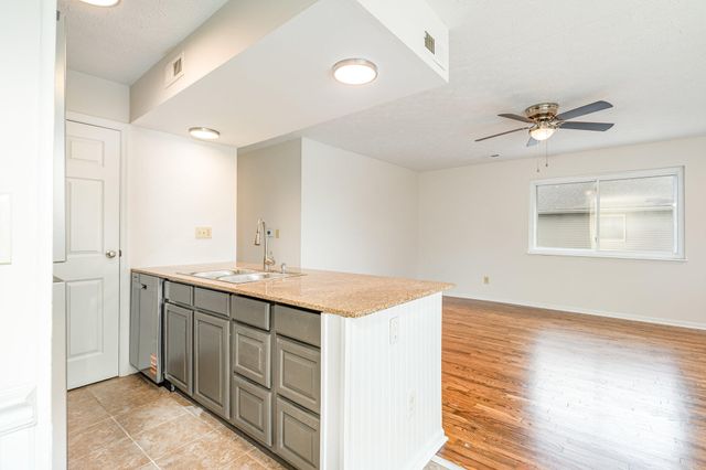 1060 Oakwood Court, 4, Independence, KY 41051