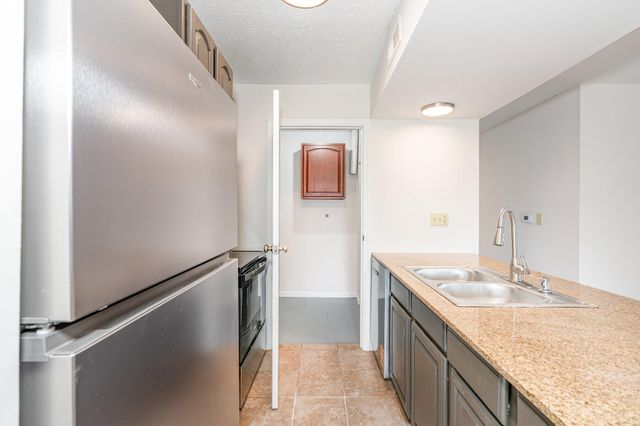 1060 Oakwood Court, 4, Independence, KY 41051