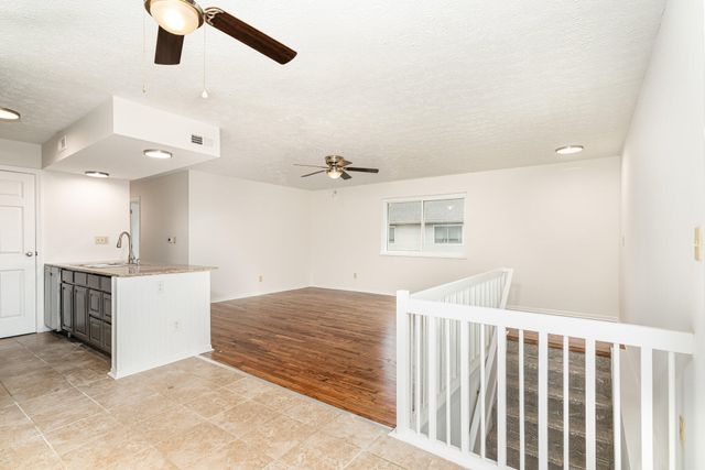 1060 Oakwood Court, 4, Independence, KY 41051