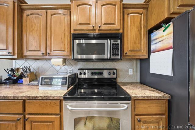 27362 E 146th Street S, Coweta, OK 74429