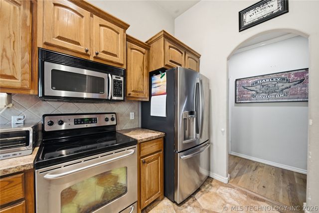 27362 E 146th Street S, Coweta, OK 74429