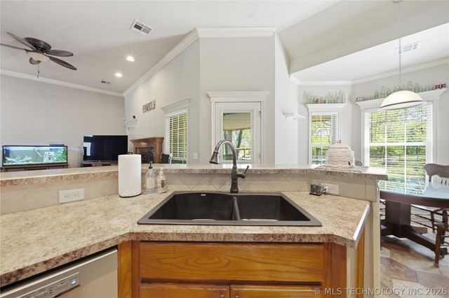 27362 E 146th Street S, Coweta, OK 74429