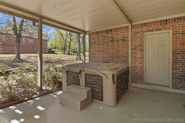27362 E 146th Street S, Coweta, OK 74429