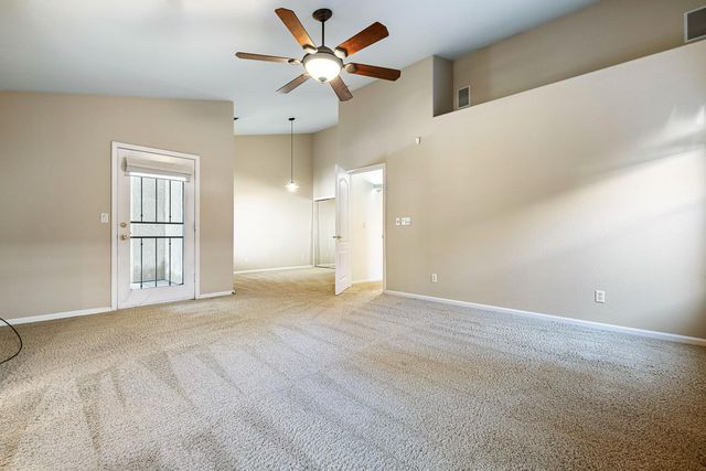 7040 N Warren Avenue, Fresno, CA 93711