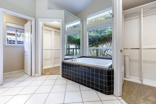 7040 N Warren Avenue, Fresno, CA 93711