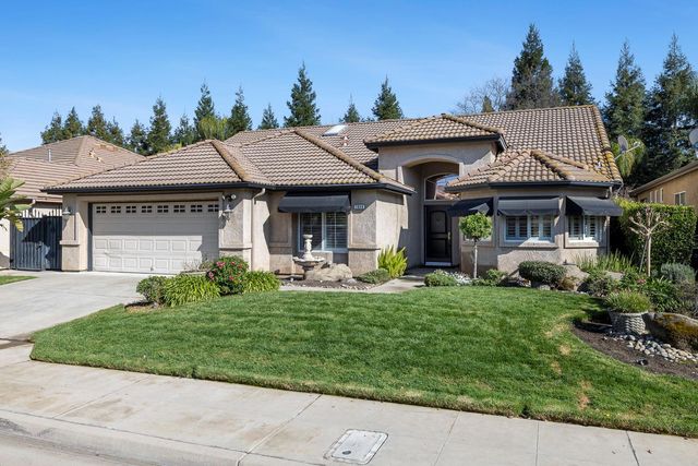 7040 N Warren Avenue, Fresno, CA 93711