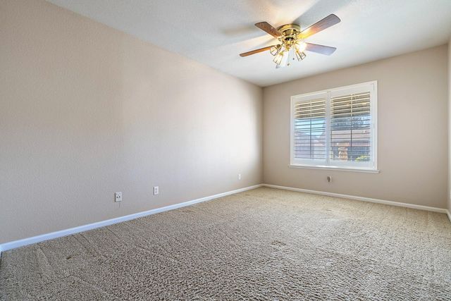 7040 N Warren Avenue, Fresno, CA 93711