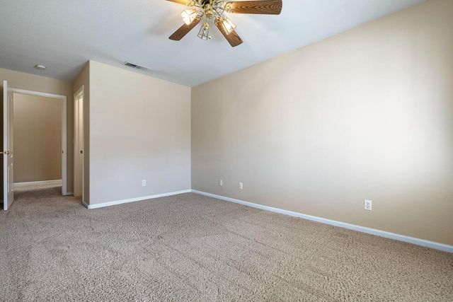 7040 N Warren Avenue, Fresno, CA 93711