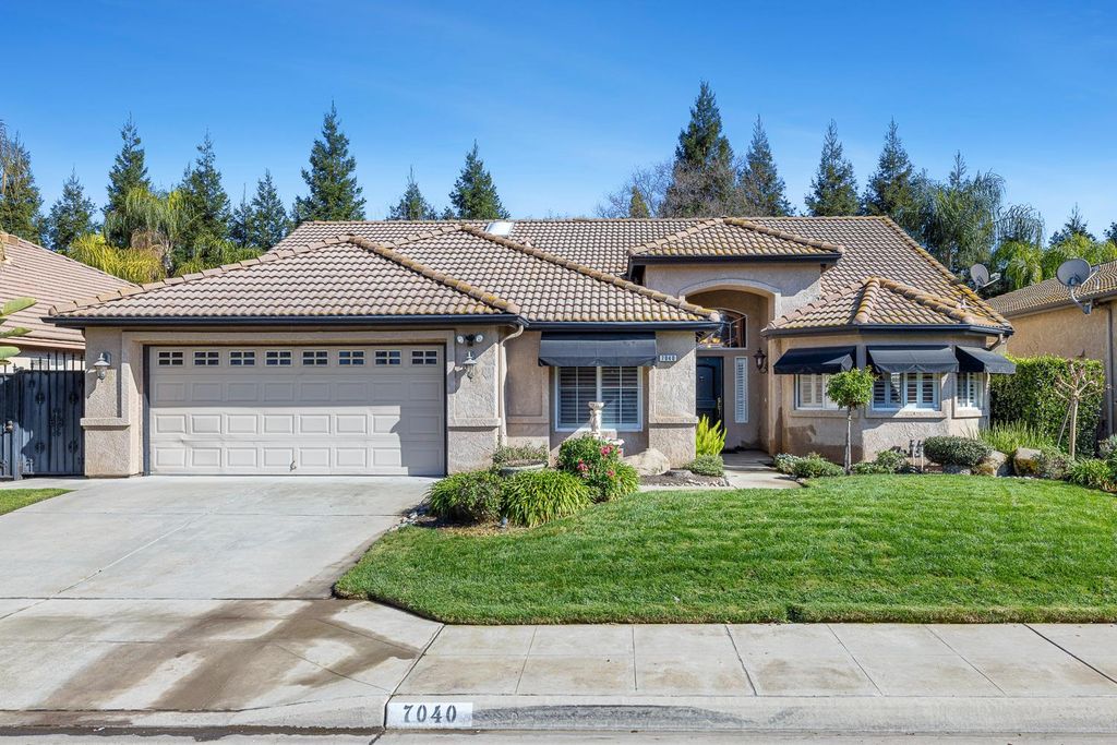 7040 N Warren Avenue, Fresno, CA 93711