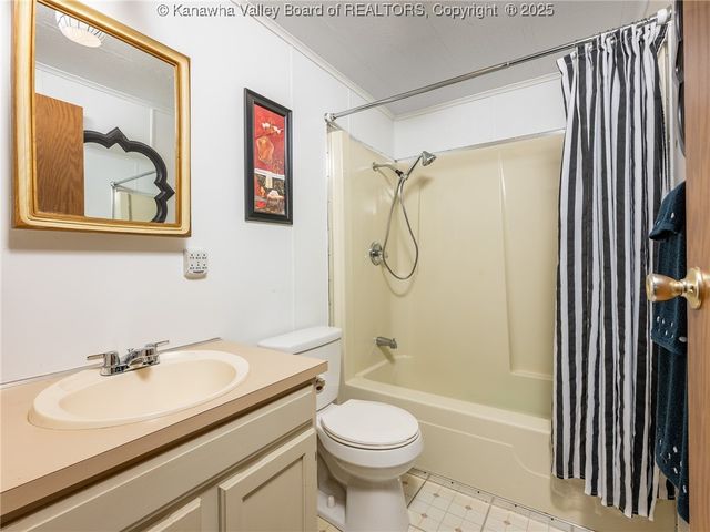 3102 Maple Street, Belle, WV 25015